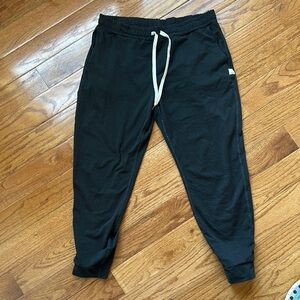 Vuori Black Joggers with Elastic Cuffs and Drawstring